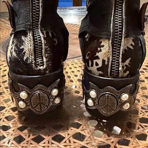 Donald J. Pliner Calf Hair Western Harness Boots Ikat Print Studded Heel - Picture 4 of 16